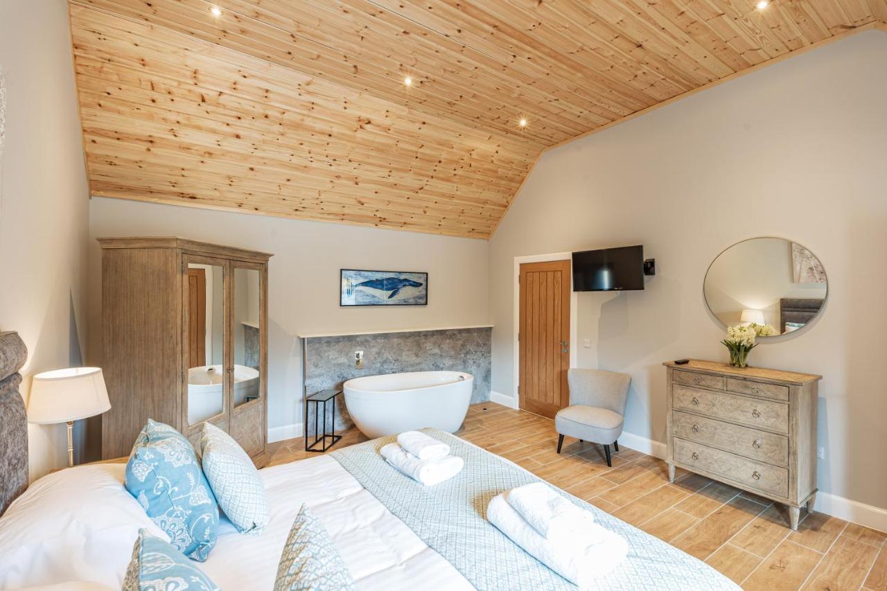 Osprey Lodge 1 With Hot Tub Newton Stewart Exterior photo