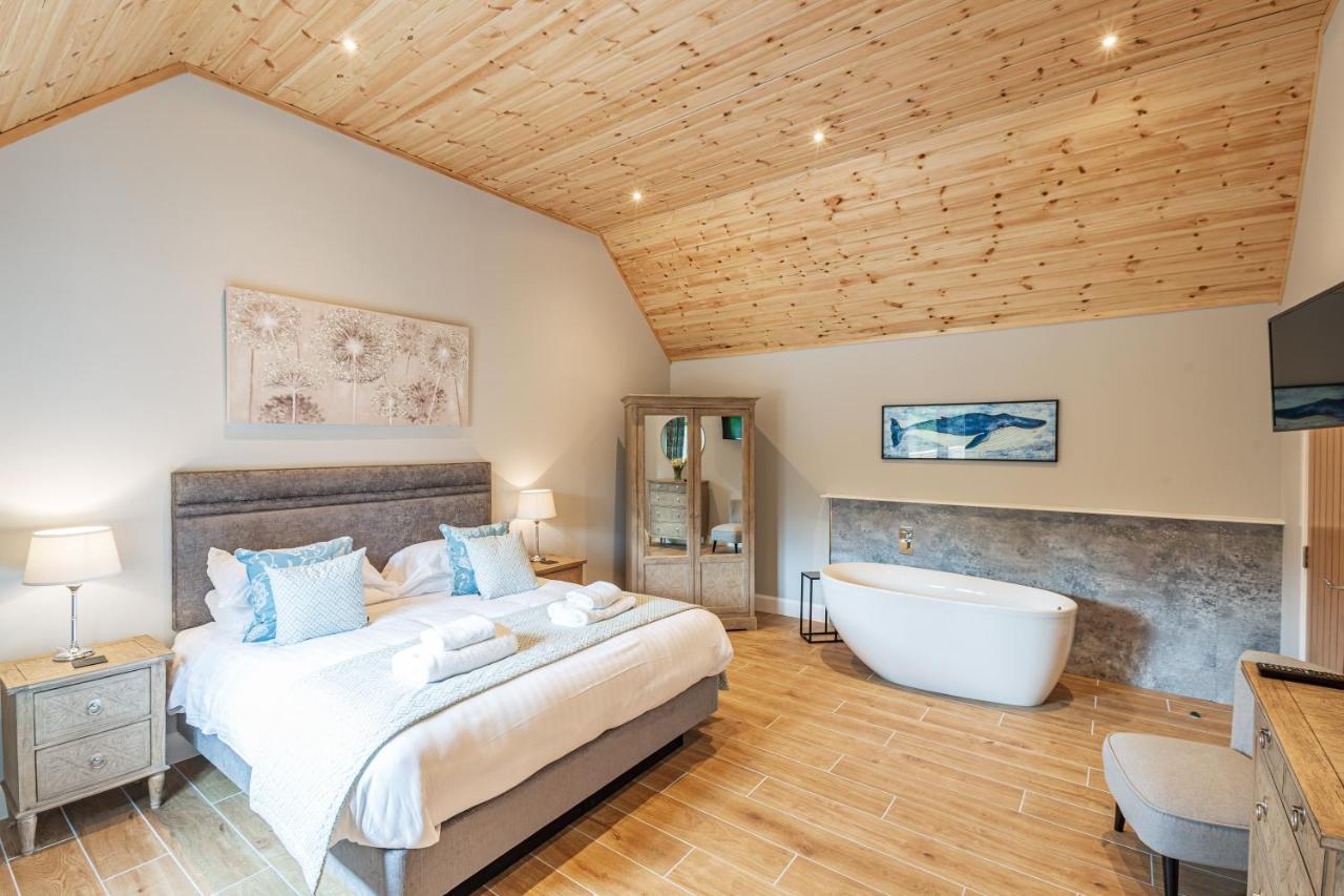 Osprey Lodge 1 With Hot Tub Newton Stewart Exterior photo