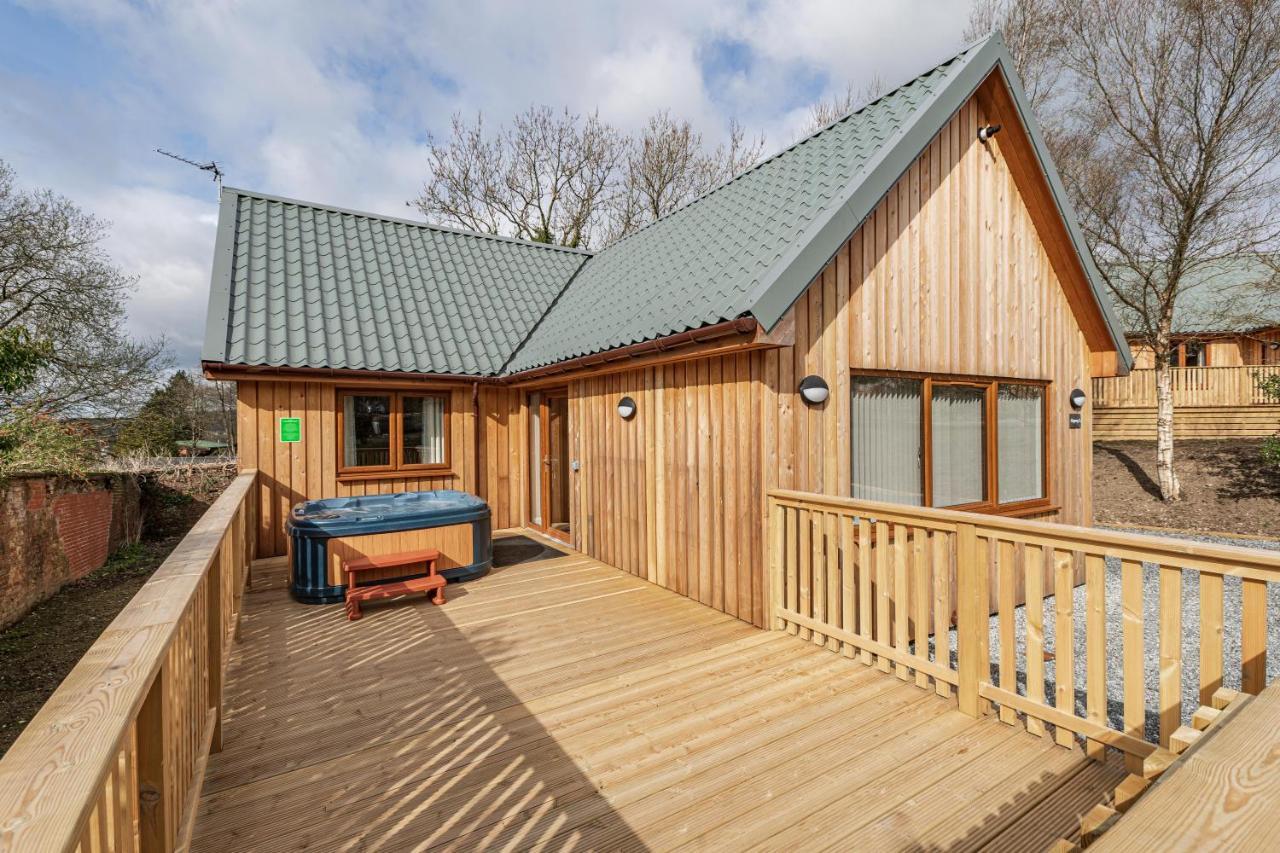 Osprey Lodge 1 With Hot Tub Newton Stewart Exterior photo