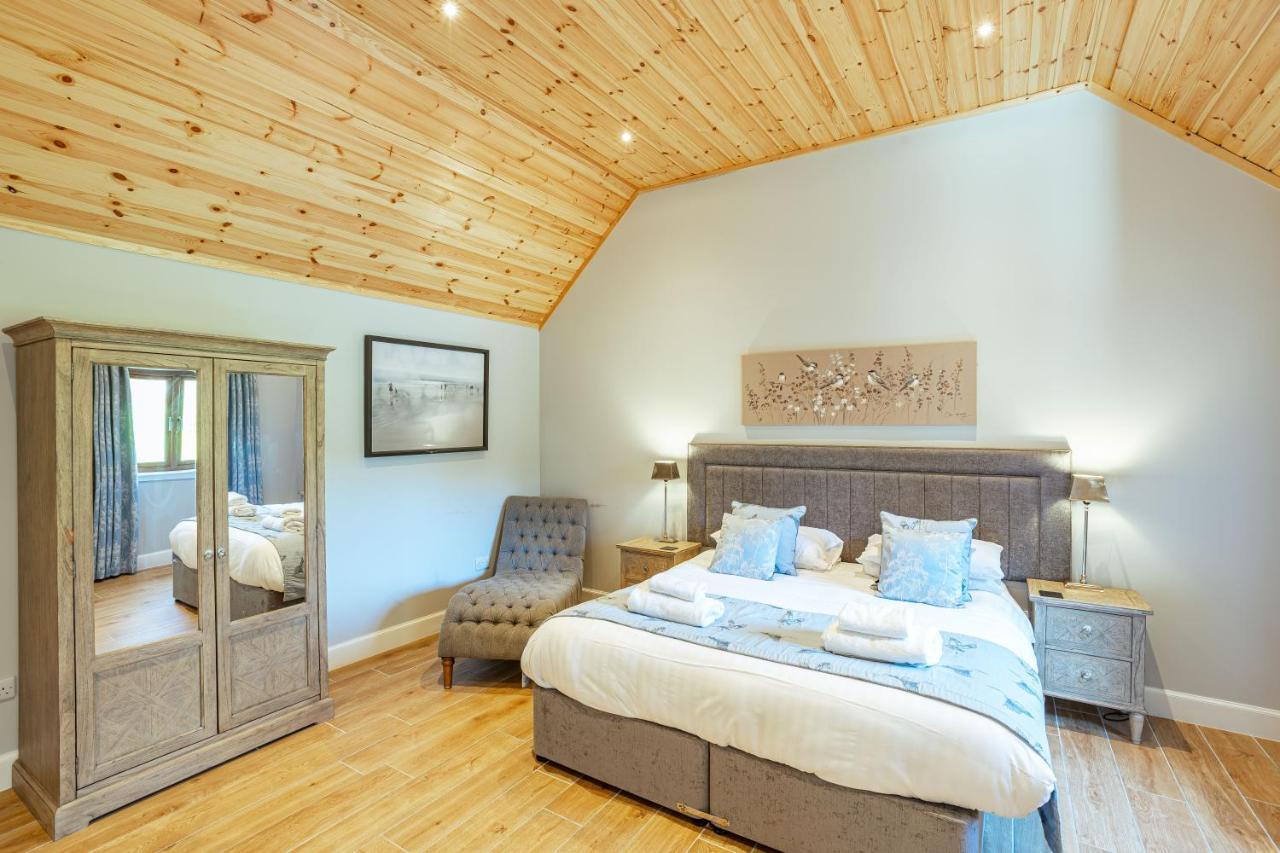 Osprey Lodge 1 With Hot Tub Newton Stewart Exterior photo