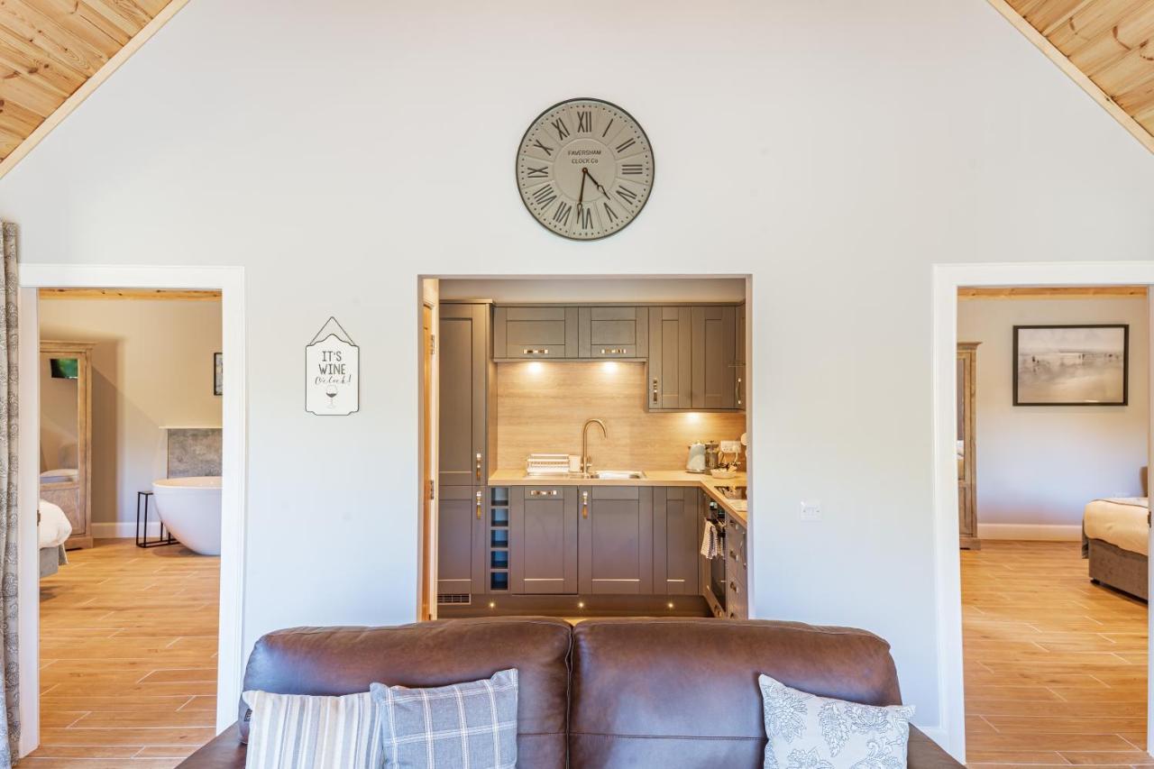 Osprey Lodge 1 With Hot Tub Newton Stewart Exterior photo